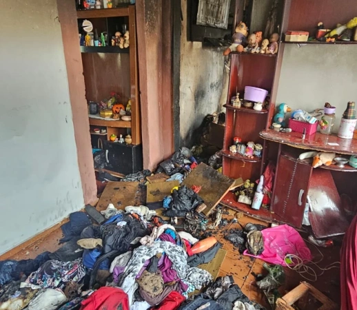 Incêndio atinge residência no bairro Padre Libério, em Pará de Minas