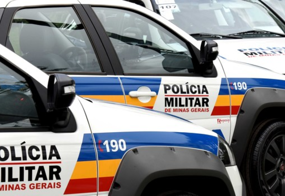 PM recupera motocicleta com sinalização de furto próximo a uma fazenda no distrito de Tavares.