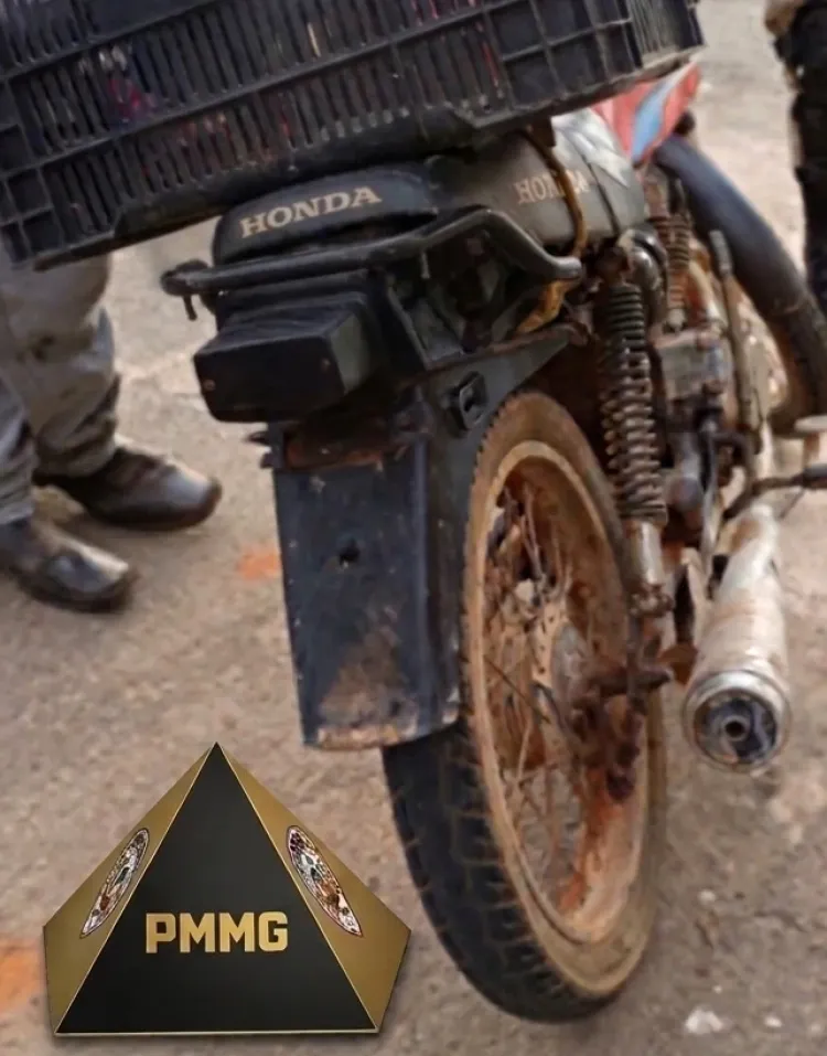 Motocicleta com suspeita de adulteração é apreendida e homem é preso pela Polícia Militar em Pitangui