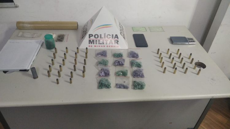 Polícia Militar faz grande apreensão de drogas em Nova Serrana