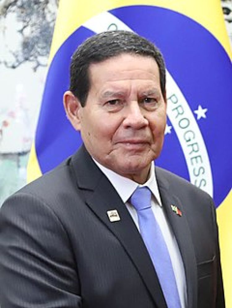 Vice-presidente Hamilton Mourão comenta morte de um homem negro em Porto Alegre e afirma que no Brasil "não existe racismo"