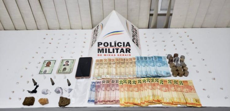 Polícia Militar apreende drogas, aparelho celular e grande quantia de dinheiro em Carmo do Cajuru