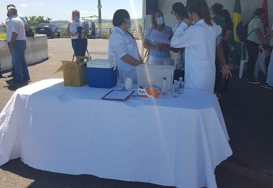 Governo de Minas espera iniciar distribuição de novas doses da vacina contra a Covid-19 na próxima quarta-feira
