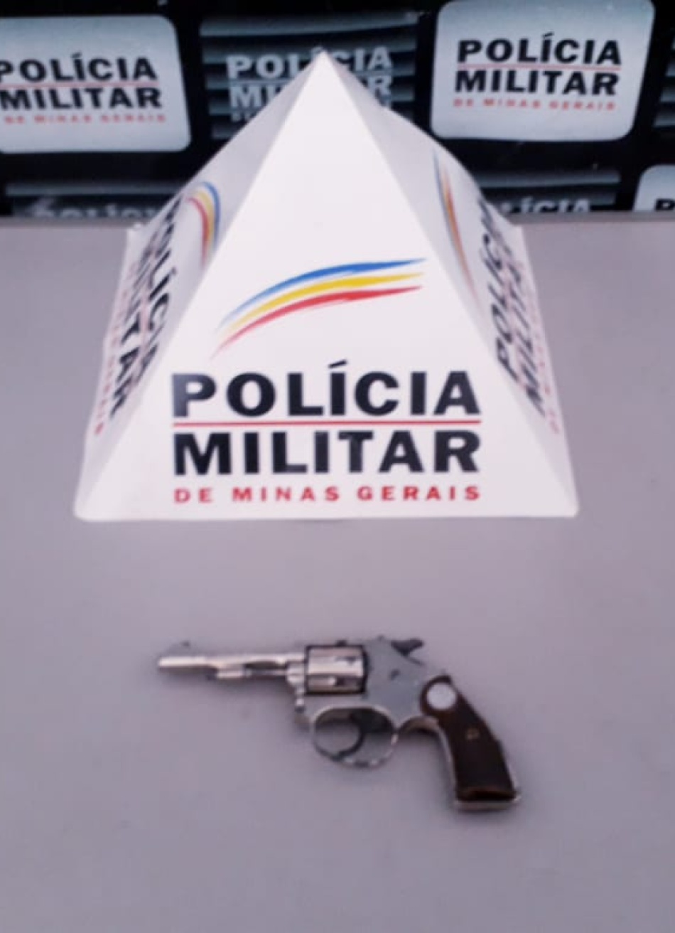 Rapaz de 22 anos é preso no bairro Padre Libério com uma arma de fogo
