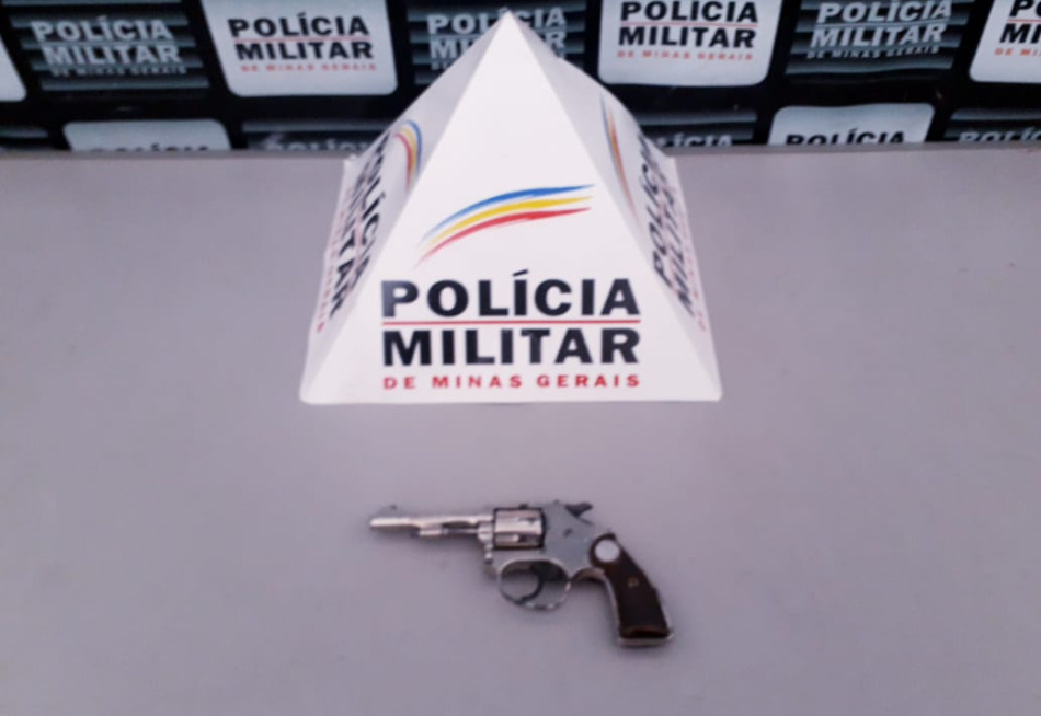 Rapaz de 22 anos é preso no bairro Padre Libério com uma arma de fogo