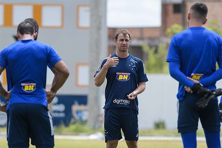 Cruzeiro pega o São Raimundo-RR e inicia caminhada pelo sétimo título da Copa do Brasil