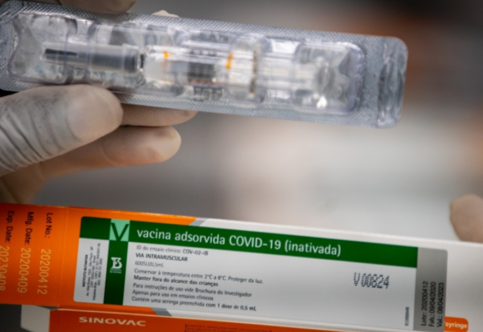 Prefeitos afirmam que Eduardo Pazuello anunciou o início da vacinação em todo o país para o dia 20 de janeiro