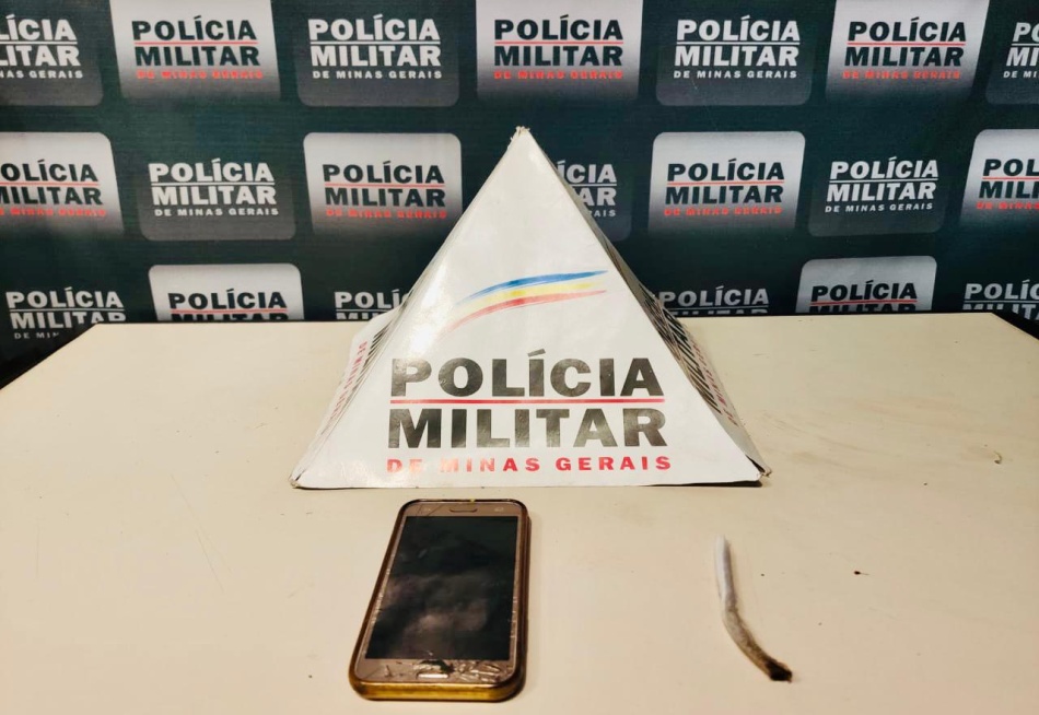 Rapaz de 21 anos é preso pela PM acusado de participar de roubo de carro em Divinópolis