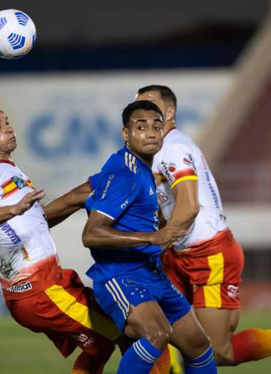 Cruzeiro perde nos pênaltis para o Juazeirense e é eliminado na terceira fase da Copa do Brasil