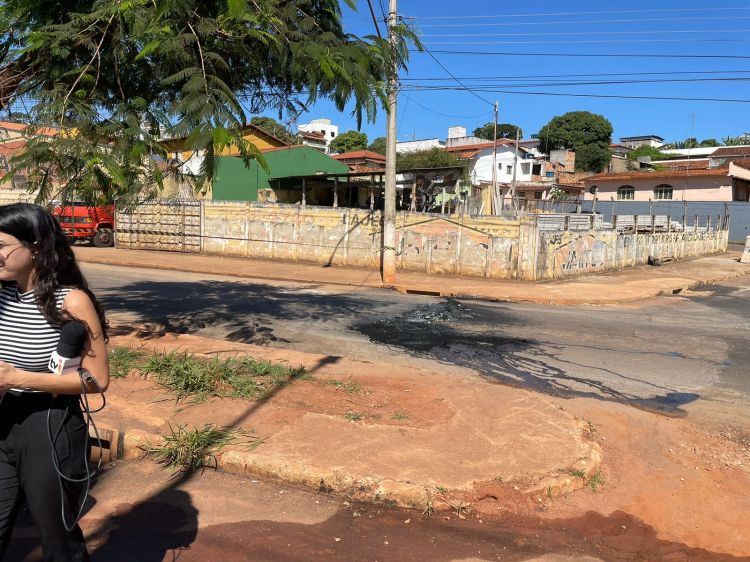 MANIFESTAÇÃO NA RONALDO DE CASTRO ALVES- COMERCIANTES PEDEM SOCORRO.