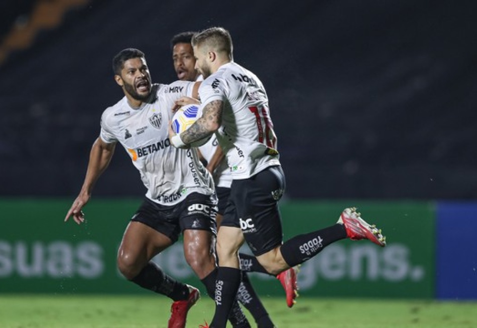 Atlético empata com o Fluminense e abre seis pontos de vantagem na liderança do Campeonato Brasileiro