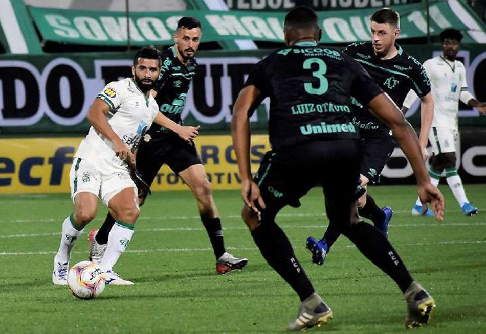 América empata com a Chapecoense e se mantém fora do G-4 da Série B