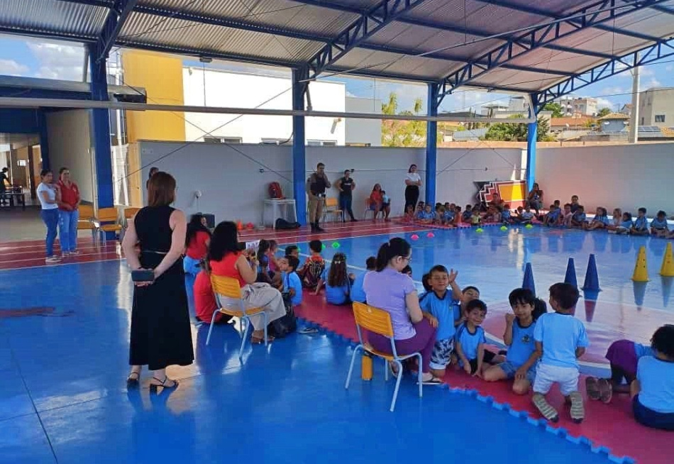 Leandro Ferreira/MG – Polícia Militar realiza ação educativa sobre os direitos dos idosos em escola municipal