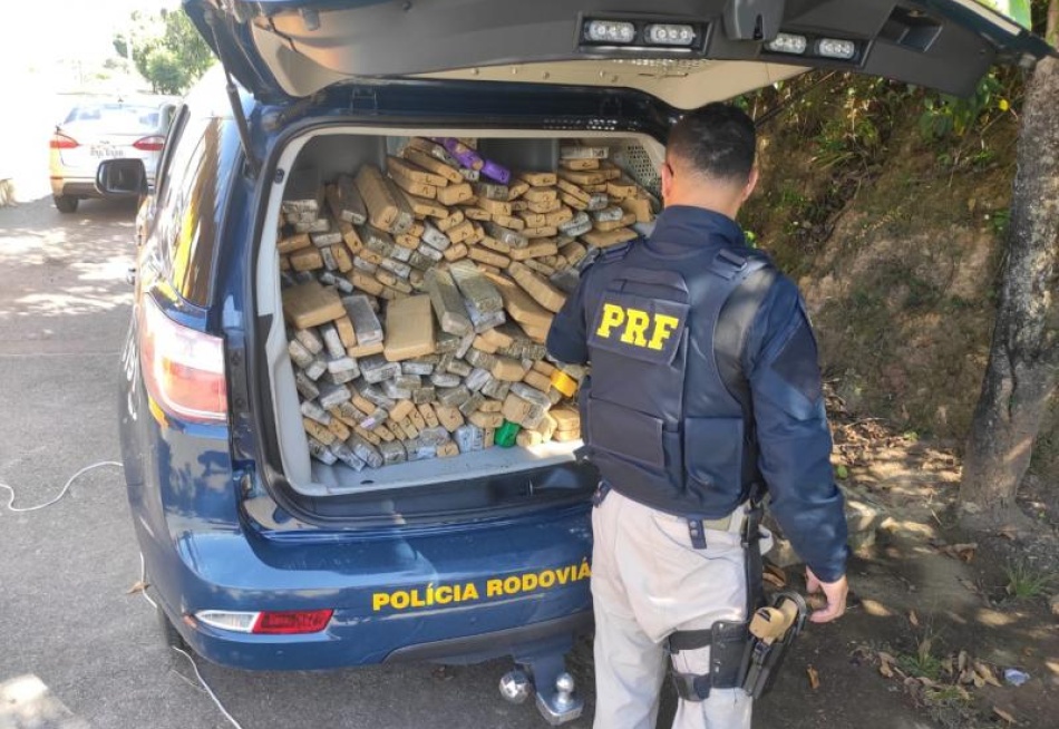 PRF apreendeu 315 quilos de maconha na BR 262, em Bom Despacho