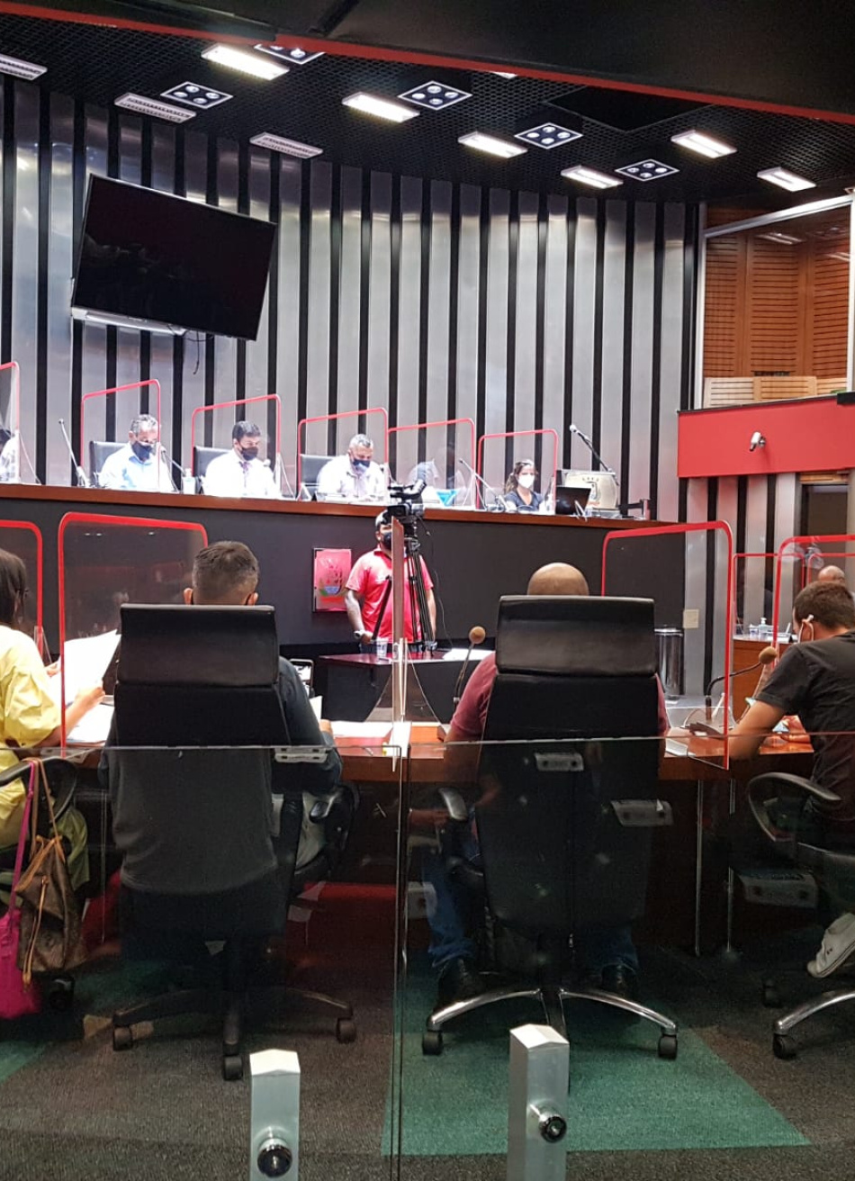 Primeira reunião da Câmara Municipal de Pará de Minas é marcada por manifestações da população e formação das comissões permanentes