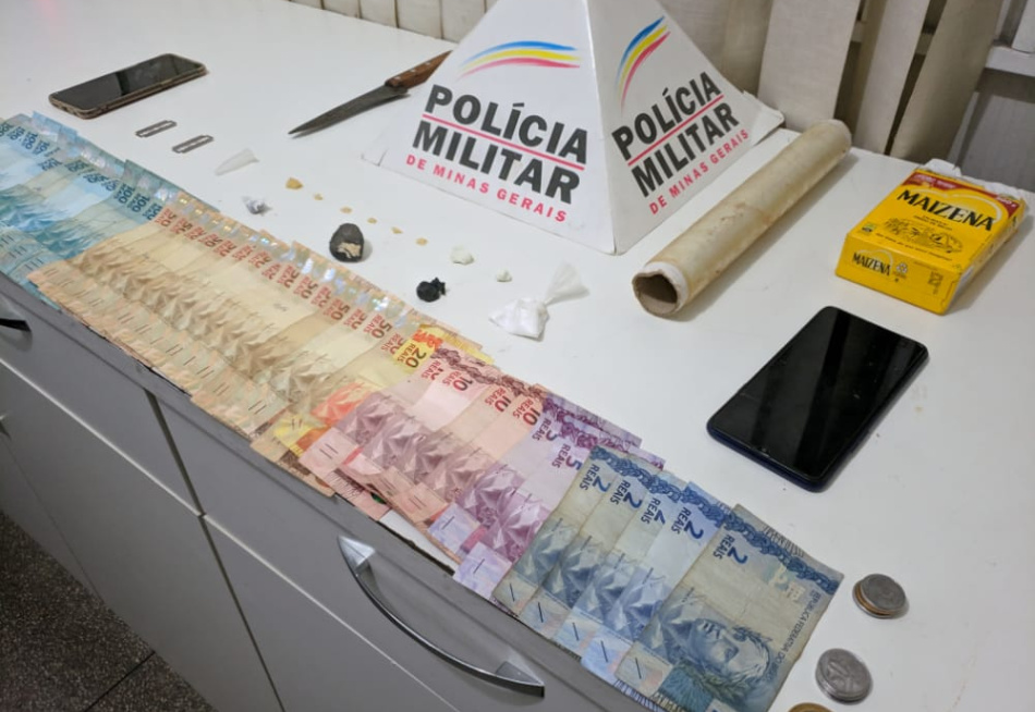Polícia Militar prendeu cinco pessoas em Carmo do Cajuru envolvidas no tráfico de drogas