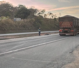 Mulher de aproximadamente 40 anos morre após ser vítima de múltiplos atropelamentos na BR-262