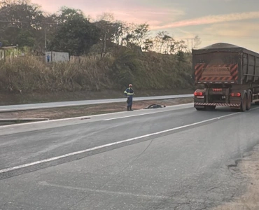 Mulher de aproximadamente 40 anos morre após ser vítima de múltiplos atropelamentos na BR-262
