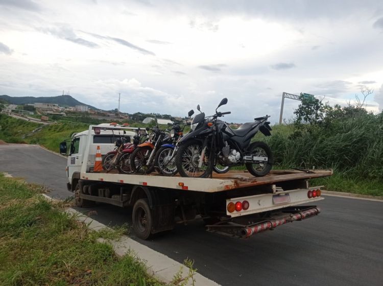 Polícia Militar apreendeu 25 motos nas proximidades da BR 262