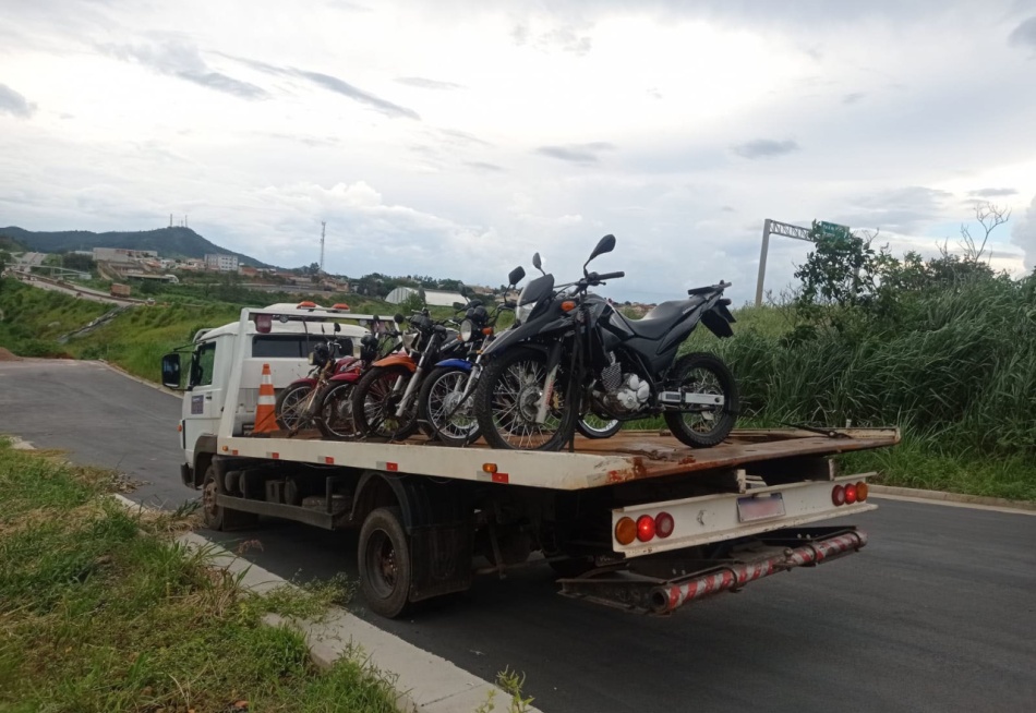 Polícia Militar apreendeu 25 motos nas proximidades da BR 262