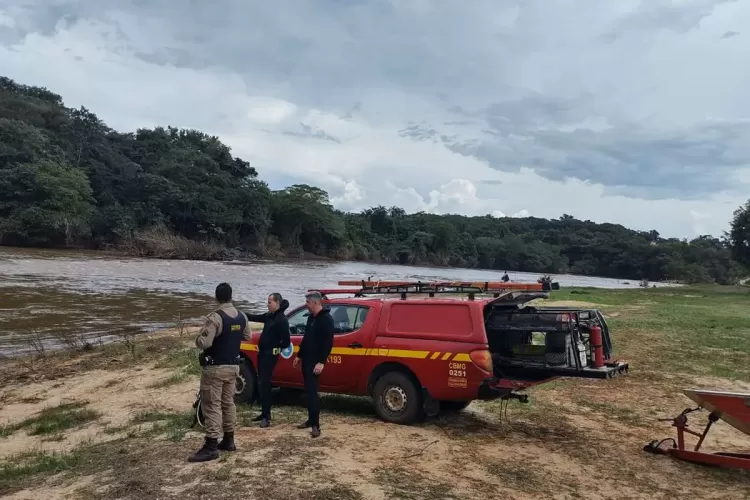 Bombeiros procuram por jovem que se afogou em um rio no município de Conceição do Pará