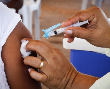 Minas Gerais já tem um terço de sua população imunizada com a primeira dose da vacina contra a Covid-19