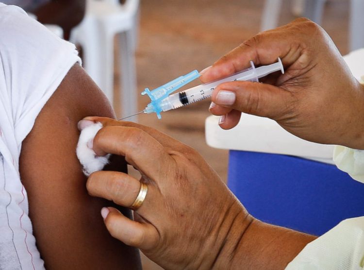 Minas Gerais já tem um terço de sua população imunizada com a primeira dose da vacina contra a Covid-19