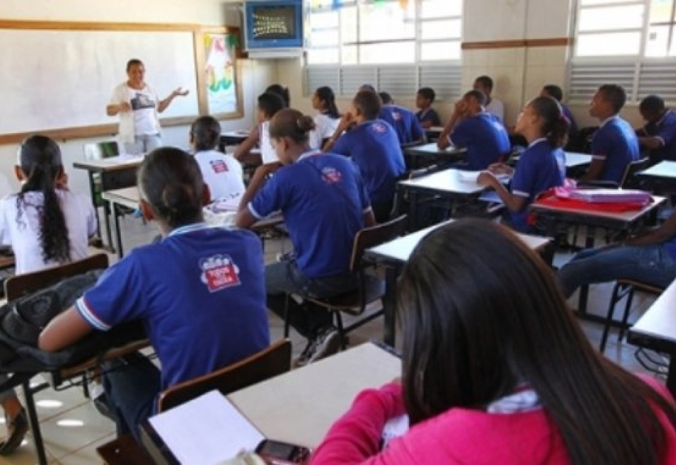 Alunos da rede pública estadual de ensino têm até esta sexta-feira para renovar a matrícula para 2021