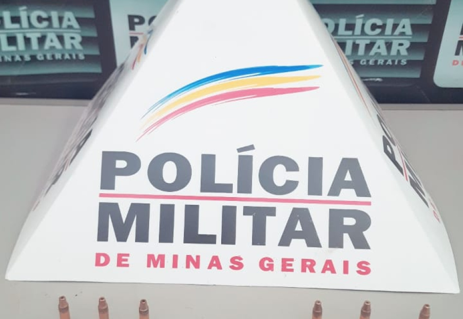 Homem é preso no centro de Pará de Minas com um revólver calibre .22 e dez munições