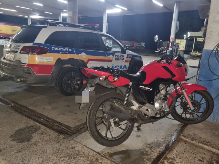 MOTO FURTADA É RECUPERADA EM IGARATINGA.