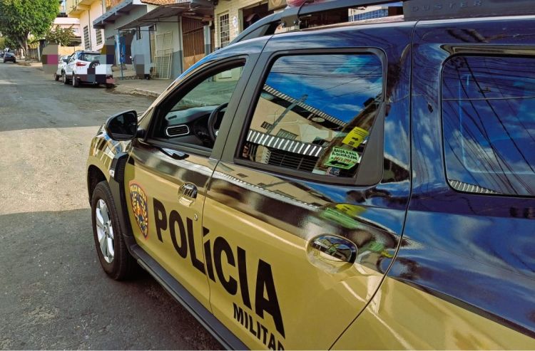 NOVA SERRANA/MG – POLÍCIA MILITAR CAPTURA INDIVÍDUO PROCURADO PELA JUSTIÇA